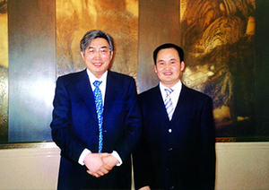 省委書記郭金龍親切接見(jiàn)董事長(zhǎng)徐頂峰
